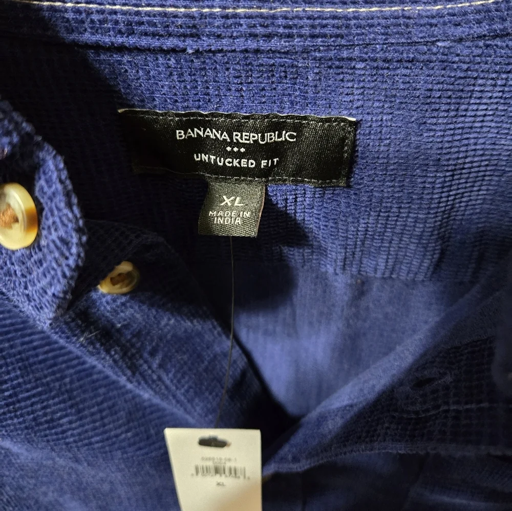 Banana Republic Untucked Fit Textured Corduroy Long Sleeve Button Down NWT